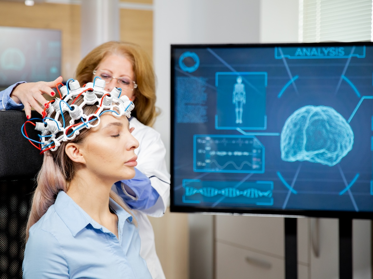 Exploring the Link Between Visual Attention to Familiar or Novel Food Stimuli and Food Choice Using Integrated Electroencephalography and Eye Tracking: Protocol for Nonrandomized Pilot Study